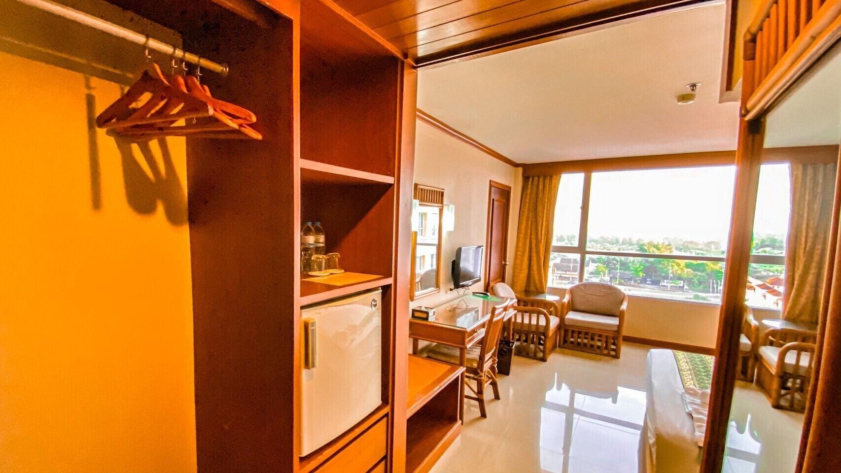 K Park Grand Hotel Surat Thani Exterior foto